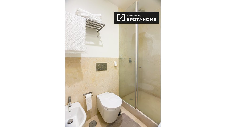 Apartment Lisbon, 1 bed, 90m² — photo 13