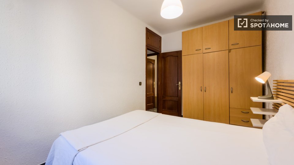 Apartment Barcelona, 3 beds, 70m² — photo 19
