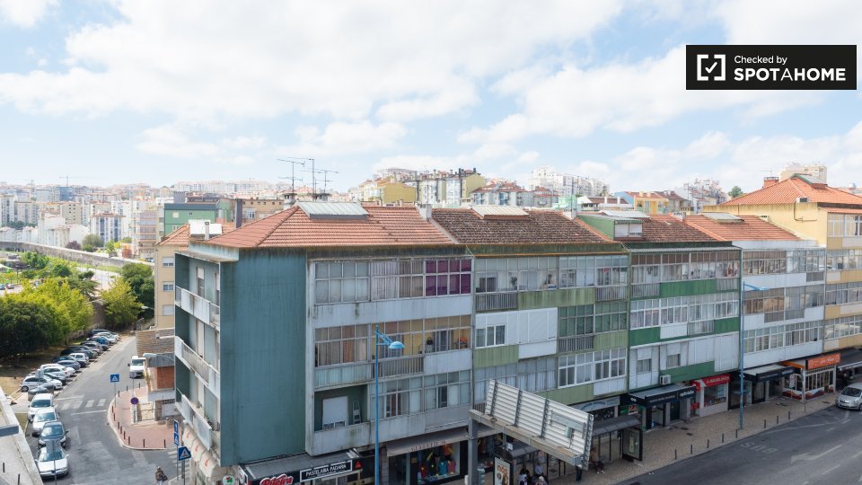 Double room Lisbon, 4 beds, 90m² — photo 17