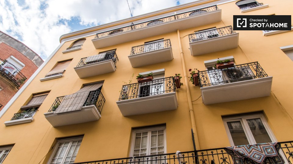 Double room Valencia, 2 beds, 68m² — photo 19