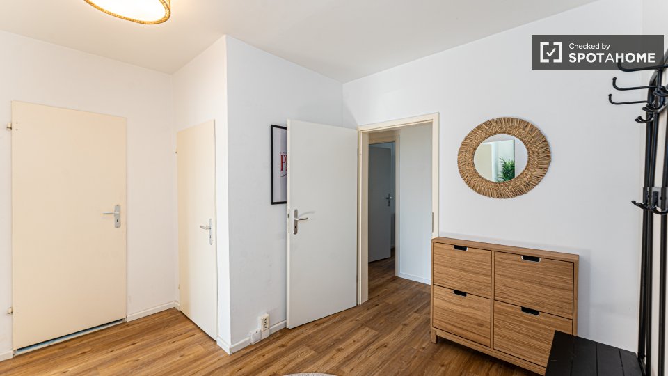 Double room Berlin, 6 beds, 88m² — photo 16