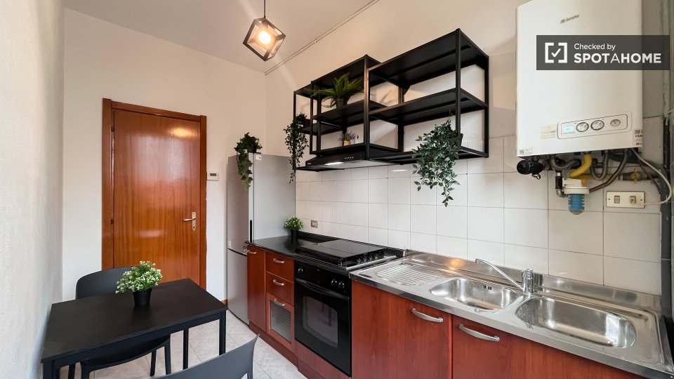 Double room Milan, 2 beds — photo 9