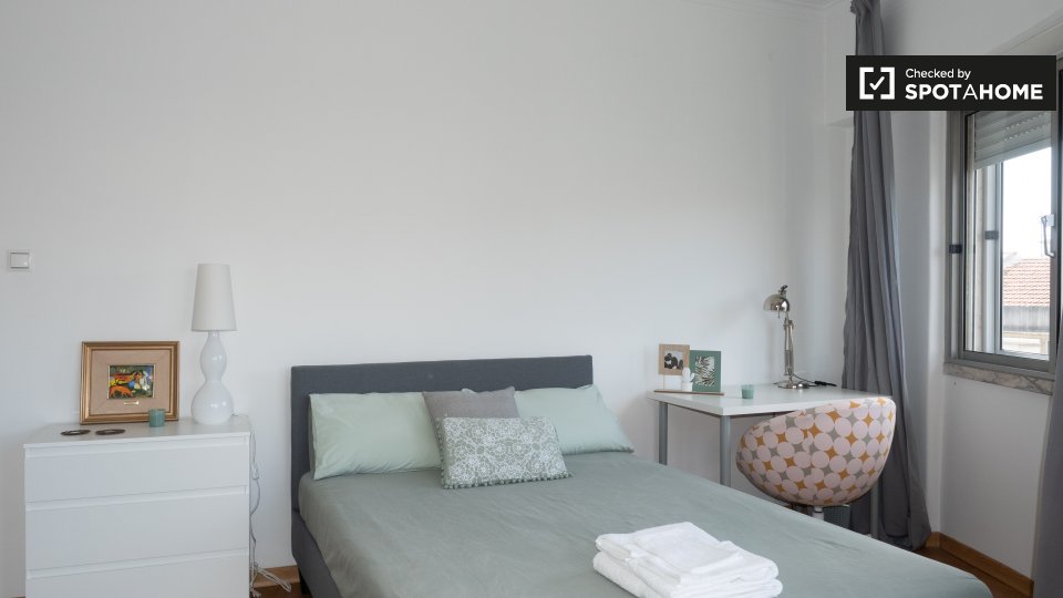 Double room Lisbon, 4 beds, 90m² — photo 2