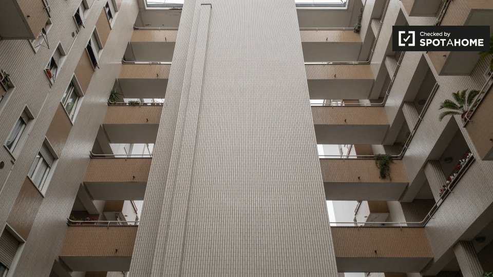 Double room Milan, 3 beds, 70m² — photo 19