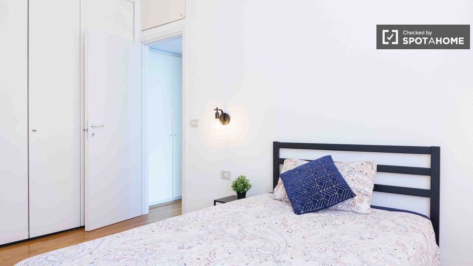 Double room Milan, 3 beds — photo 14