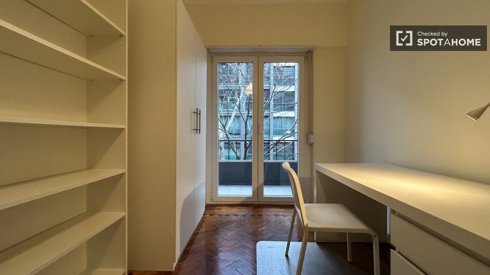 Double room Lisbon, 2 beds — photo 23