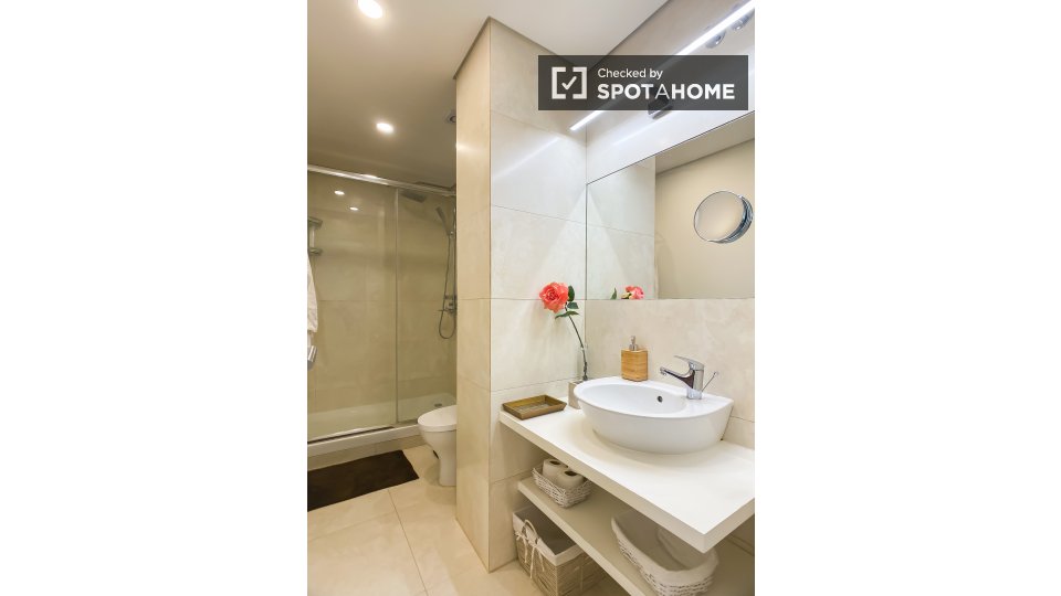 Double room Lisbon, 4 beds, 240m² — photo 6