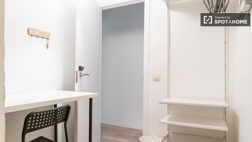 Double room Madrid, 5 beds, 100m² — photo 66