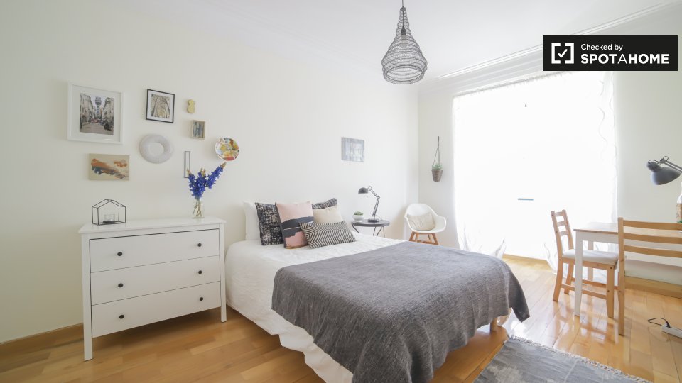 Double room Lisbon, 6 beds, 150m² — photo 8