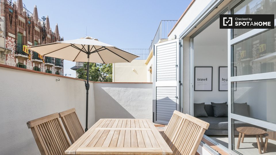Apartment Barcelona, 1 bed, 60m² — photo 1