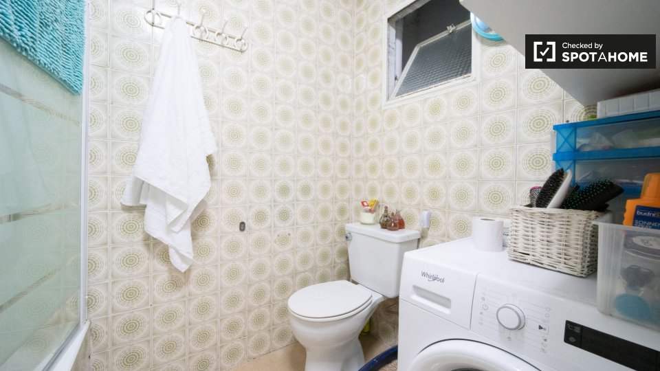 Double room Madrid, 2 beds, 75m² — photo 15