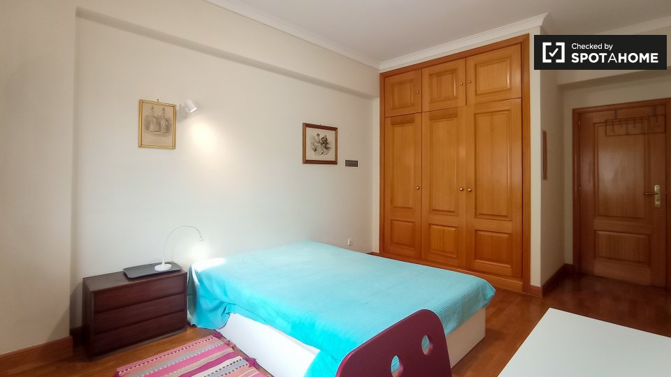 Double room Lisbon, 5 beds, 300m² — photo 17