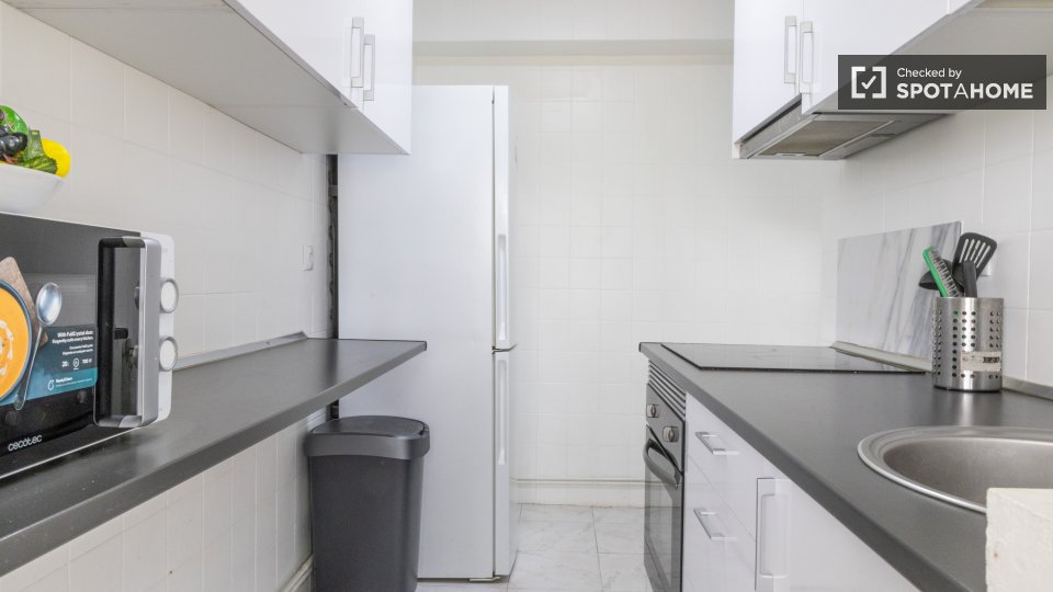 Double room Madrid, 4 beds — photo 46