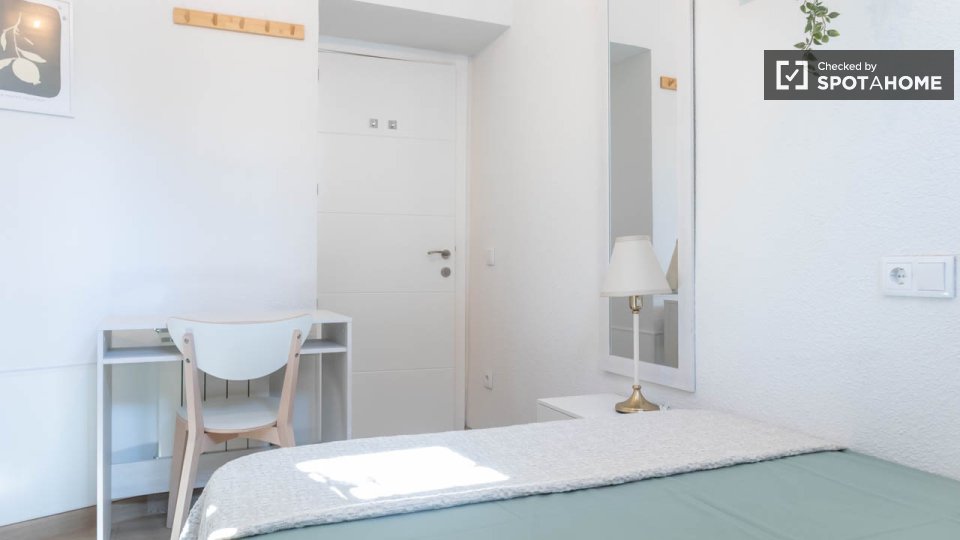 Double room Madrid, 7 beds — photo 15