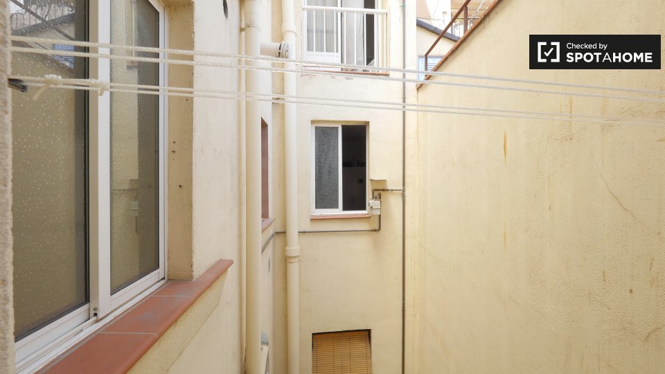 Double room Barcelona, 2 beds, 50m² — photo 11
