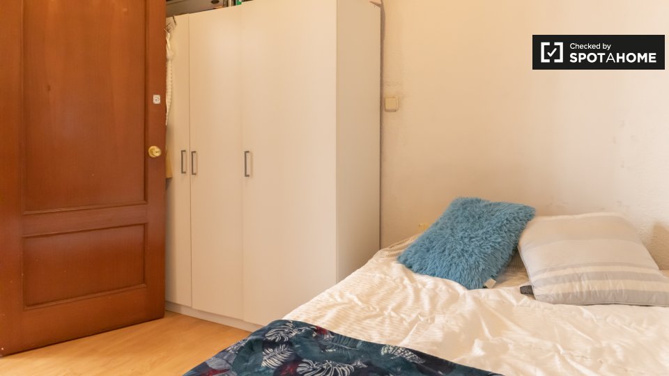 Double room Madrid, 4 beds, 100m² — photo 3