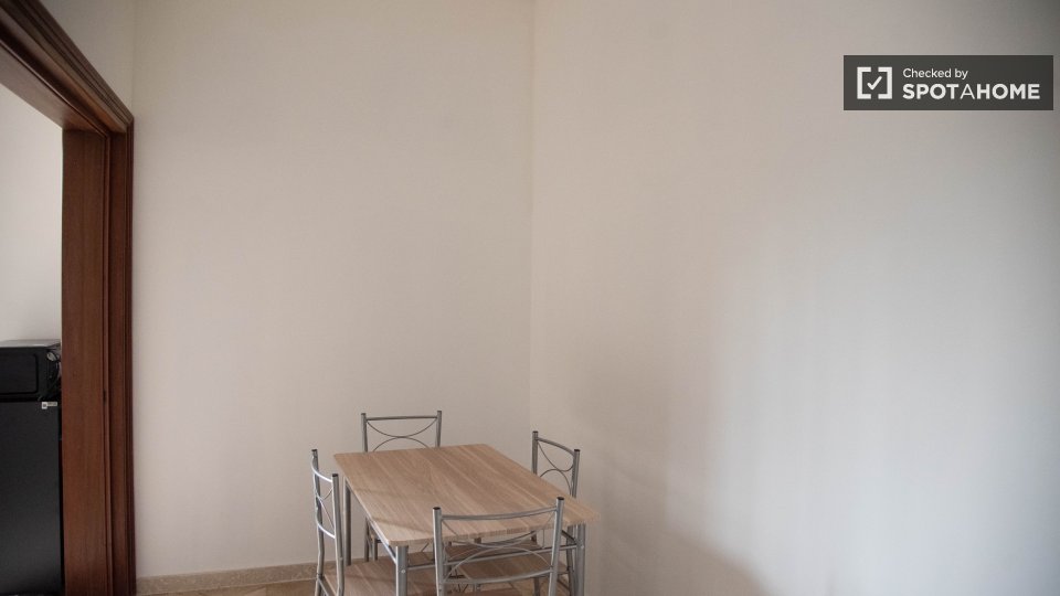 Double room Rome, 4 beds — photo 7