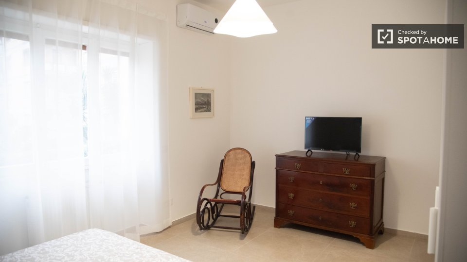 Double room Rome, 2 beds — photo 9