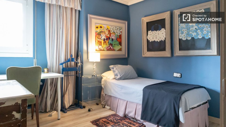 Double room Madrid, 4 beds — photo 8
