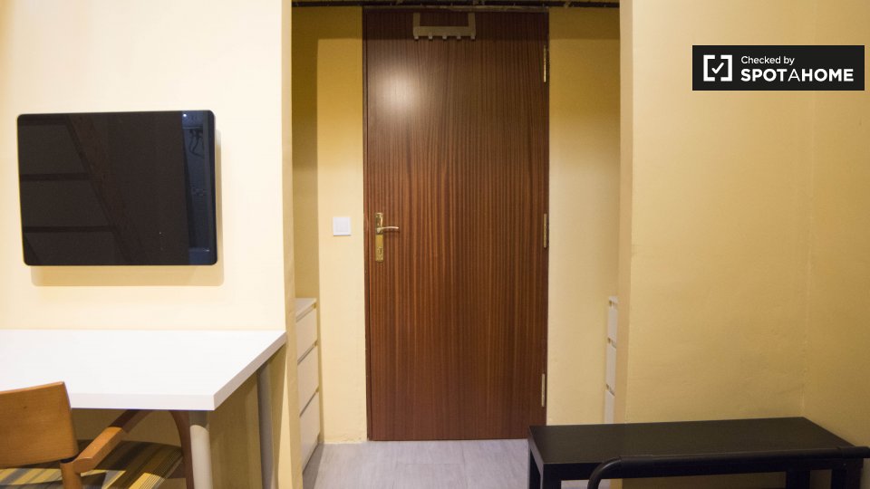 Apartment mono Madrid, 25m² — photo 1