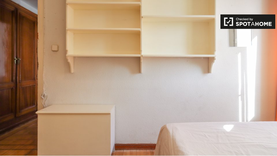 Double room Madrid, 6 beds, 200m² — photo 19