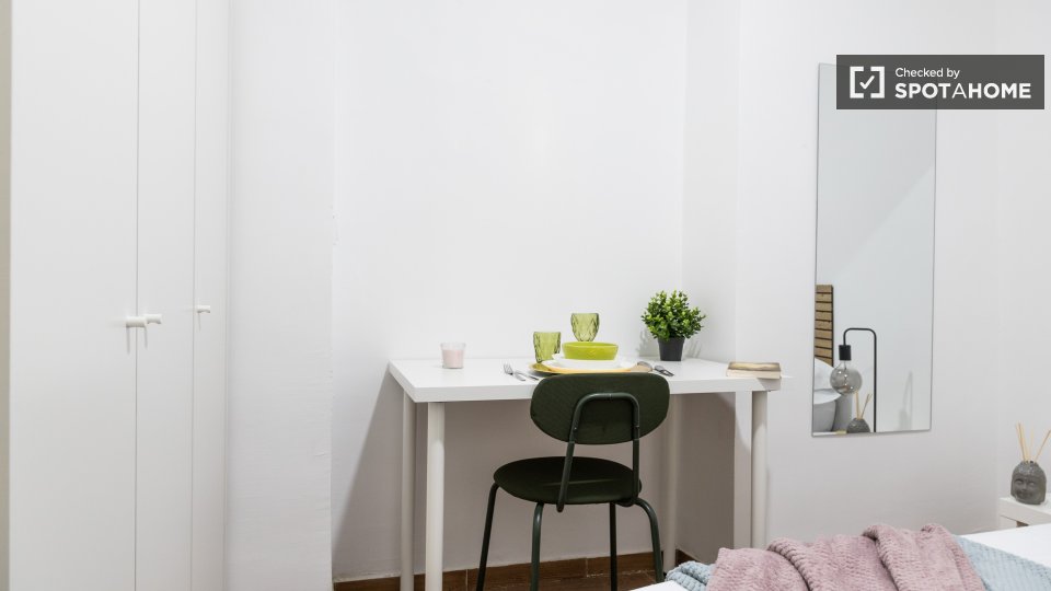 Double room Madrid, 5 beds — photo 7