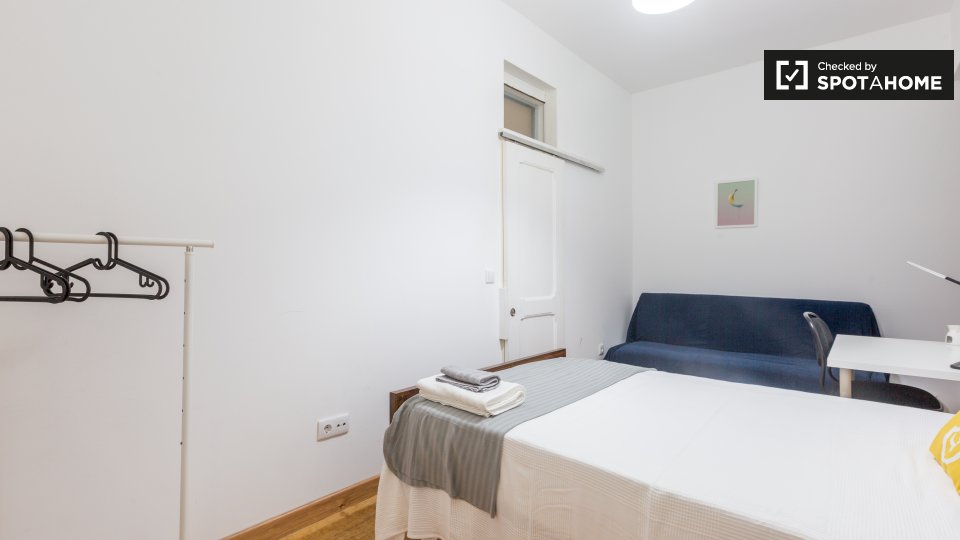 Double room Lisbon, 6 beds, 120m² — photo 4