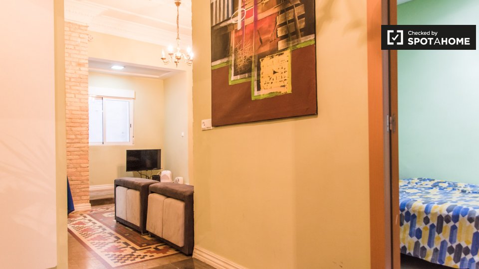 Double room Valencia, 2 beds, 68m² — photo 17