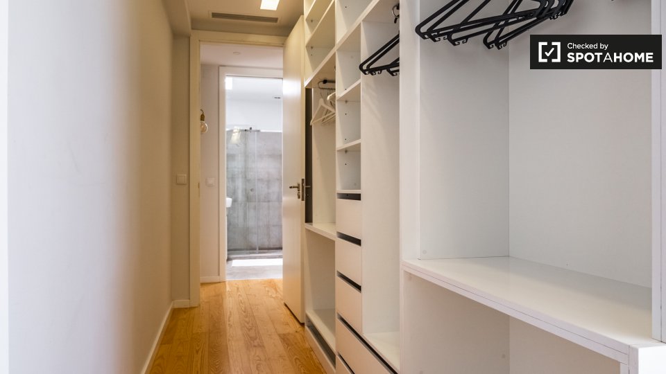 Apartment Lisbon, 3 beds, 110m² — photo 11