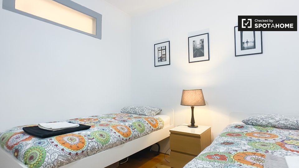 Apartment Lisbon, 3 beds, 90m² — photo 15
