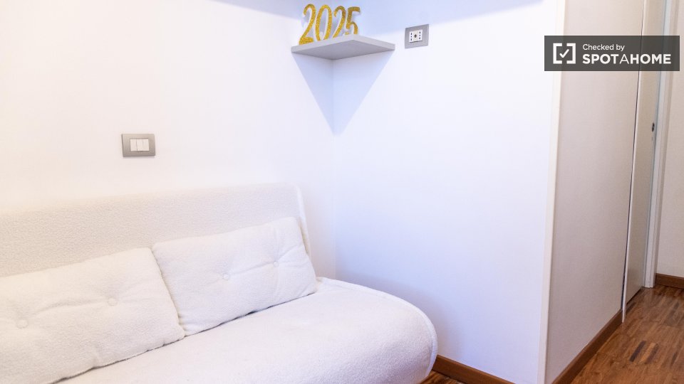 Double room Rome, 3 beds, 90m² — photo 20