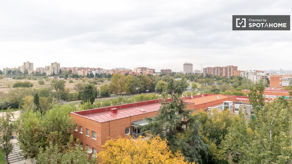 Double room Madrid, 5 beds — photo 19