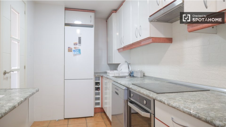 Double room Madrid, 4 beds — photo 16