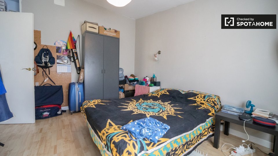 Double room Madrid, 5 beds, 150m² — photo 1