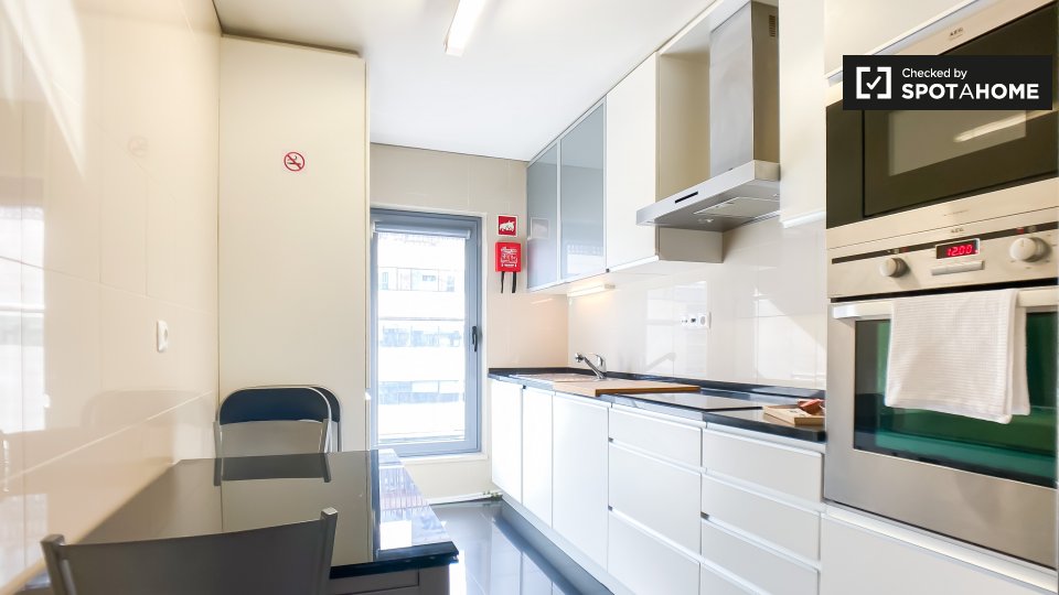 Apartment Lisbon, 2 beds — photo 8