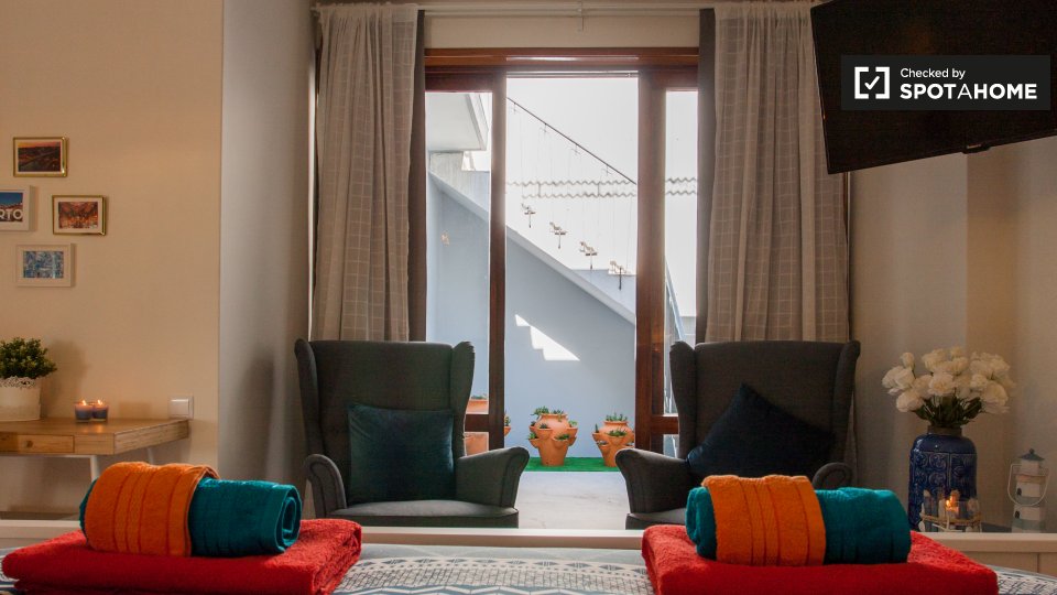 Double room Porto, 5 beds, 300m² — photo 3