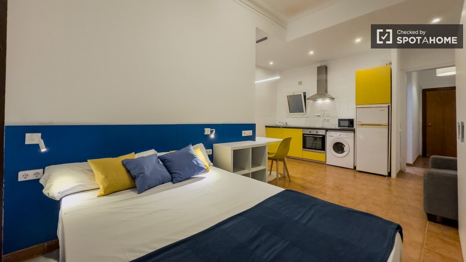 Apartment mono Barcelona, 70m² — photo 1