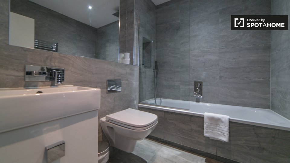Apartment London, 2 beds — photo 14