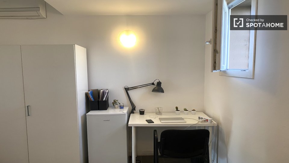 Double room Rome, 3 beds — photo 18