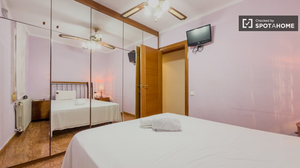 Apartment Barcelona, 3 beds, 75m² — photo 35