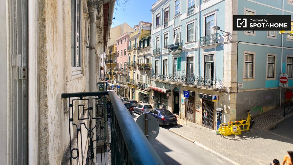 Double room Lisbon, 2 beds, 65m² — photo 9