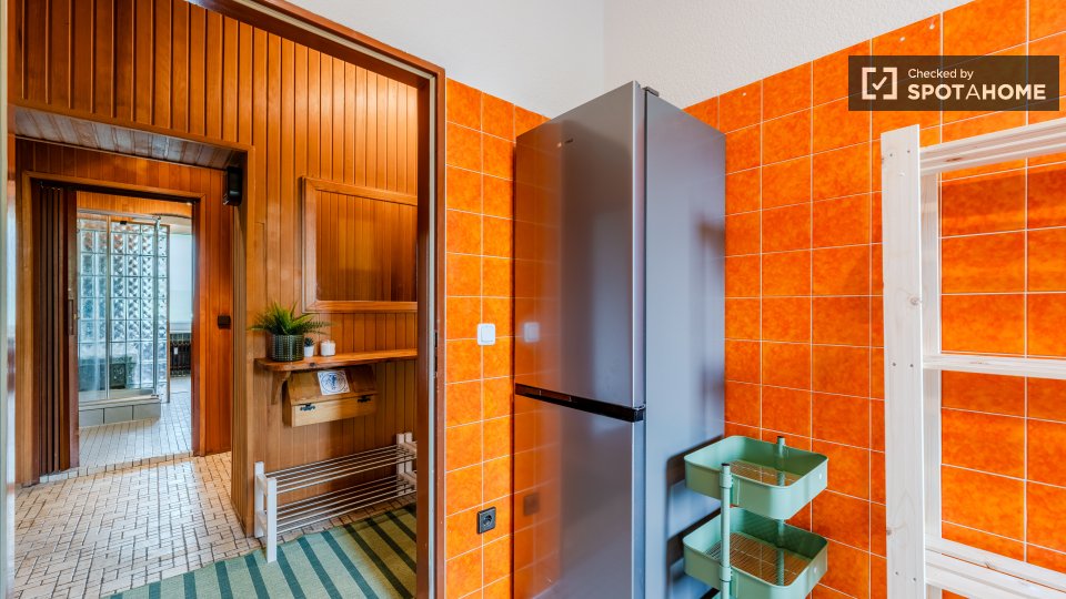 Double room Berlin, 5 beds, 86m² — photo 7