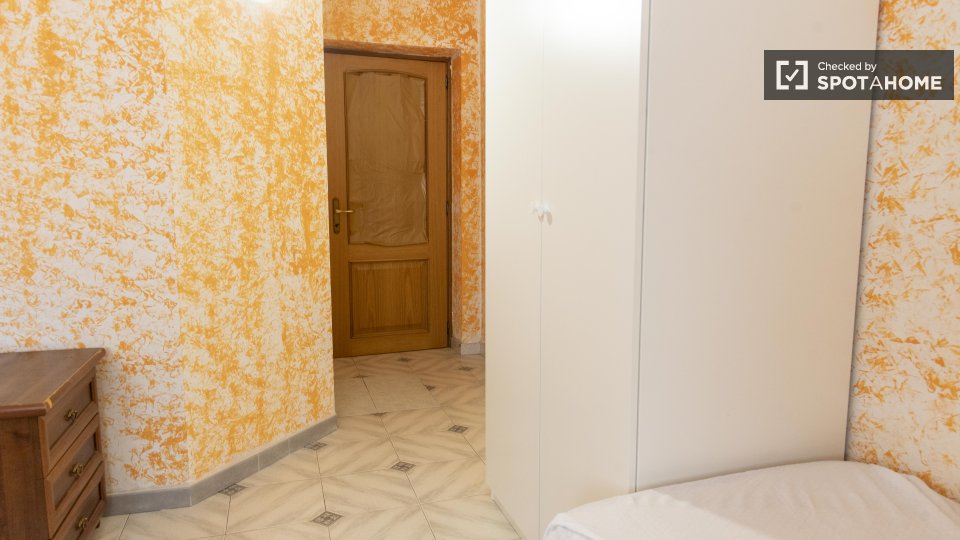 Double room Rome, 4 beds, 105m² — photo 18