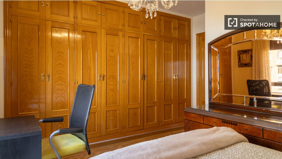 Double room Madrid, 3 beds, 150m² — photo 2