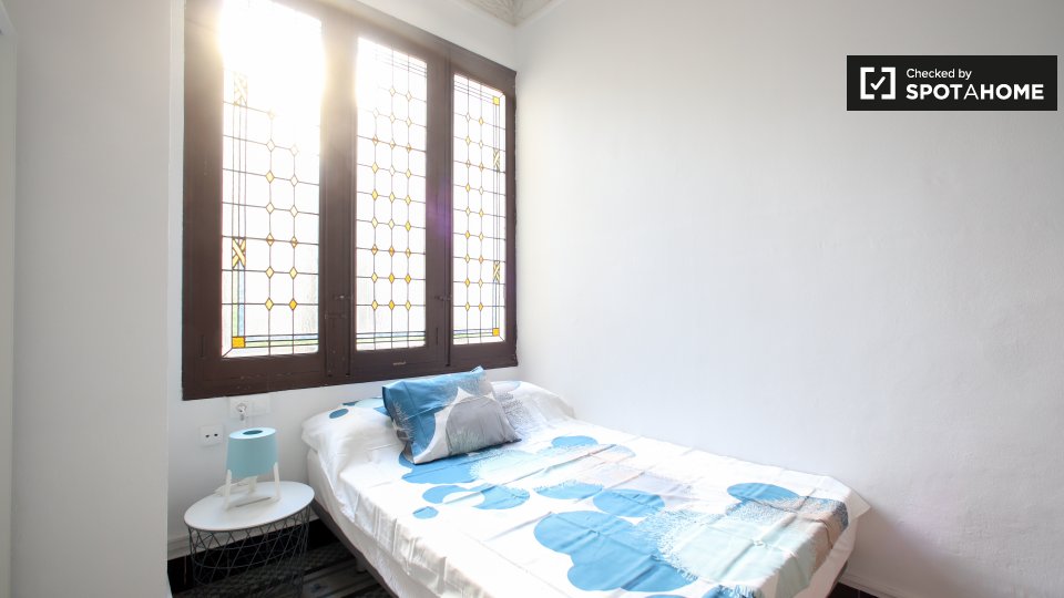 Double room Valencia, 10 beds, 300m² — photo 1