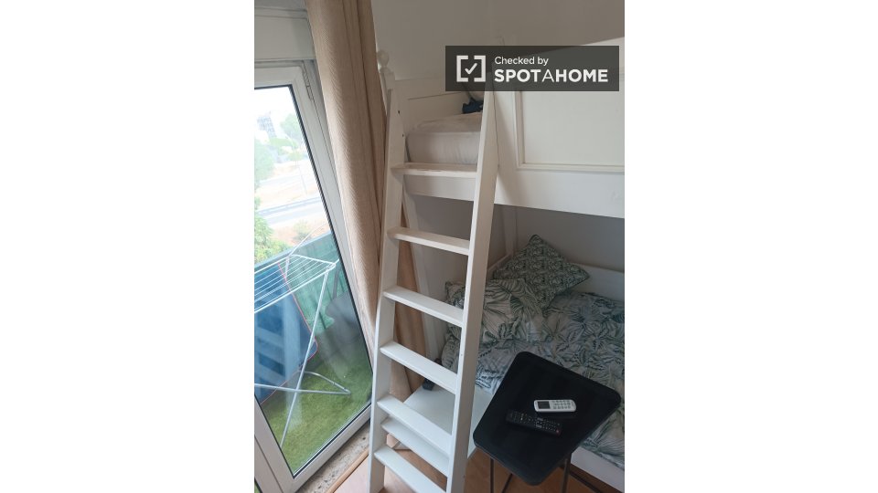 Double room Lisbon, 5 beds, 90m² — photo 39