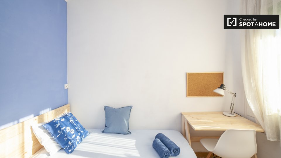 Double room Barcelona, 5 beds, 105m² — photo 20