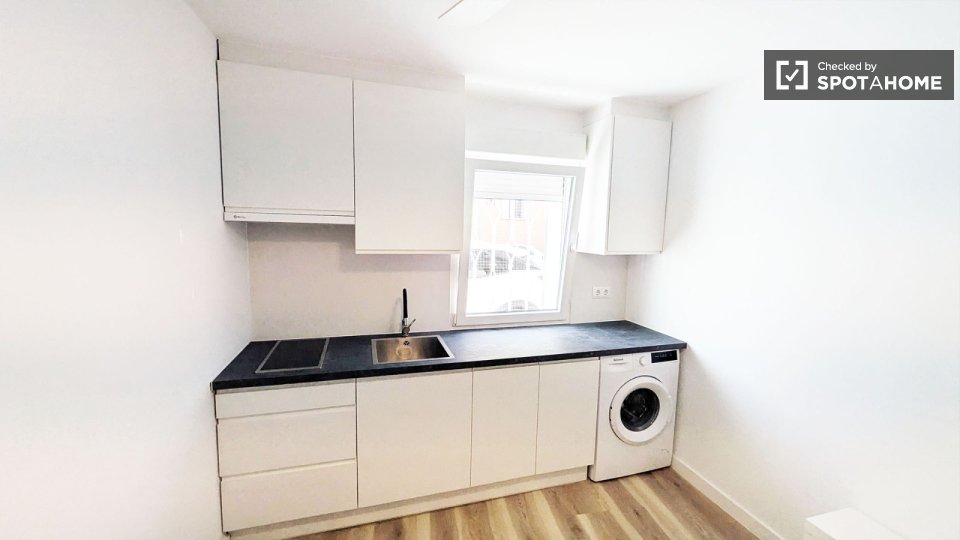 Apartment Madrid, 1 bed, 35m² — photo 2