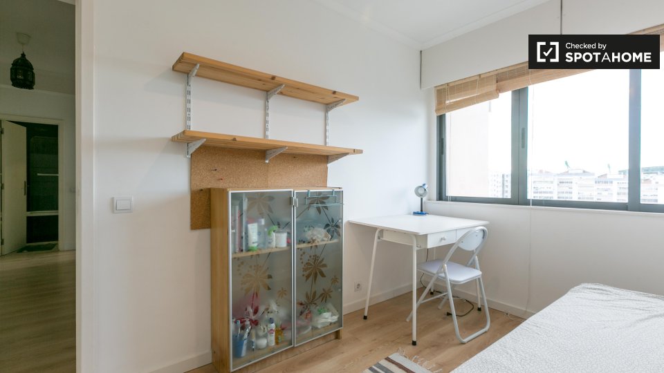 Double room Lisbon, 4 beds, 85m² — photo 19