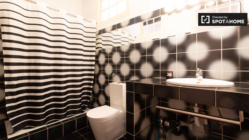 Apartment Lisbon, 2 beds, 100m² — photo 15